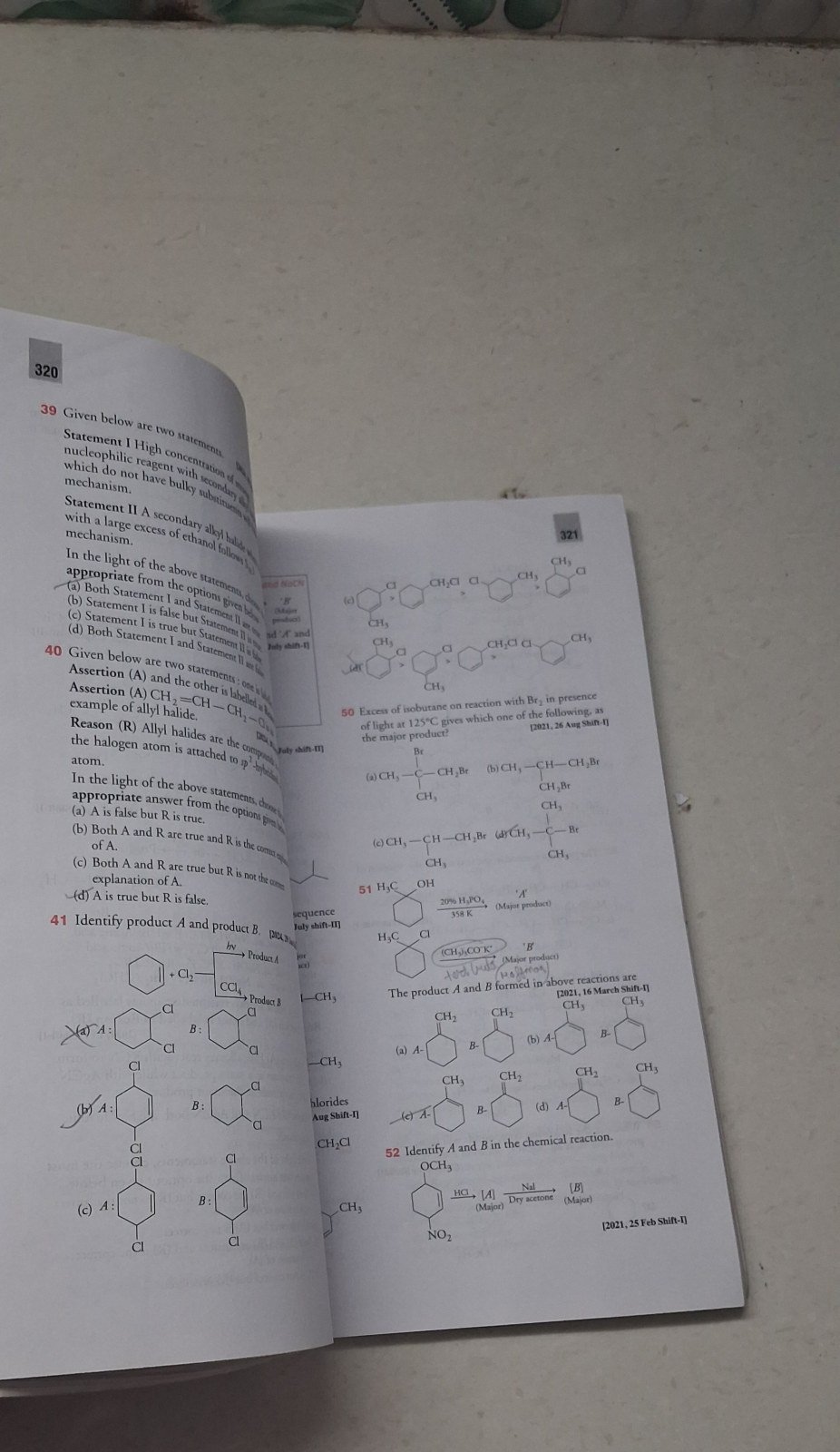 Jee main PYQ of  7 years(arihant) for chemistry - Second Hand - Bookaao