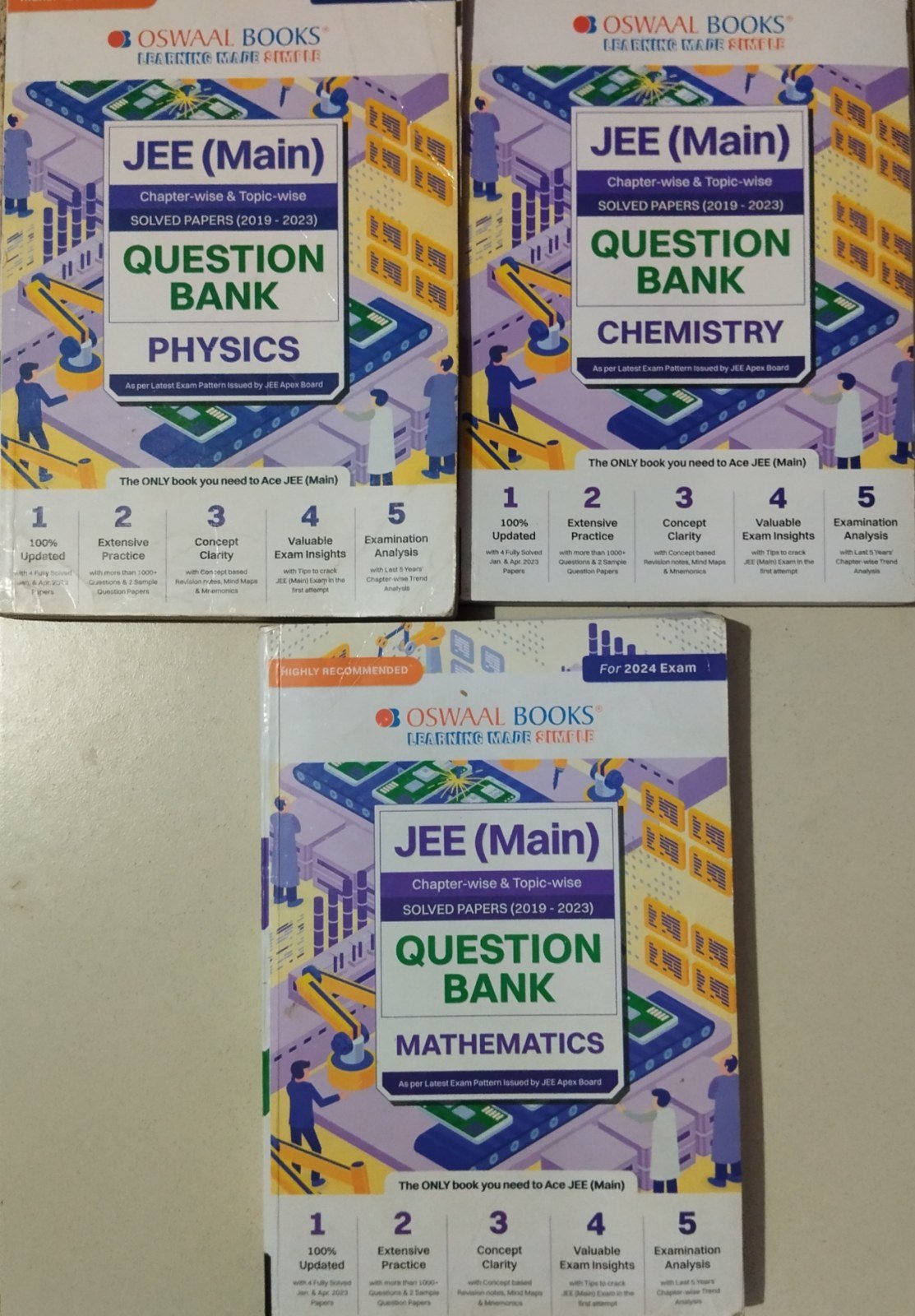JEE MAIN QUESTION BANK ( OSWAAL PUBLICATION ) - Second Hand - Bookaao