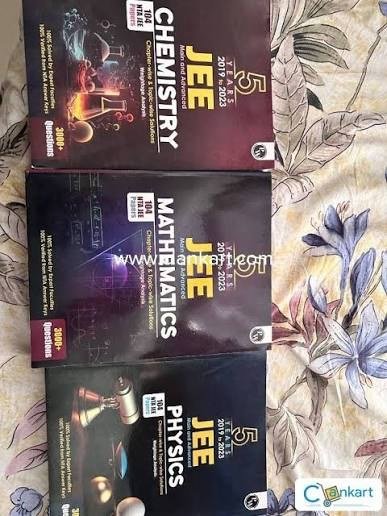 JEE Mains 5 Years PYQ by PW - Second Hand - Bookaao
