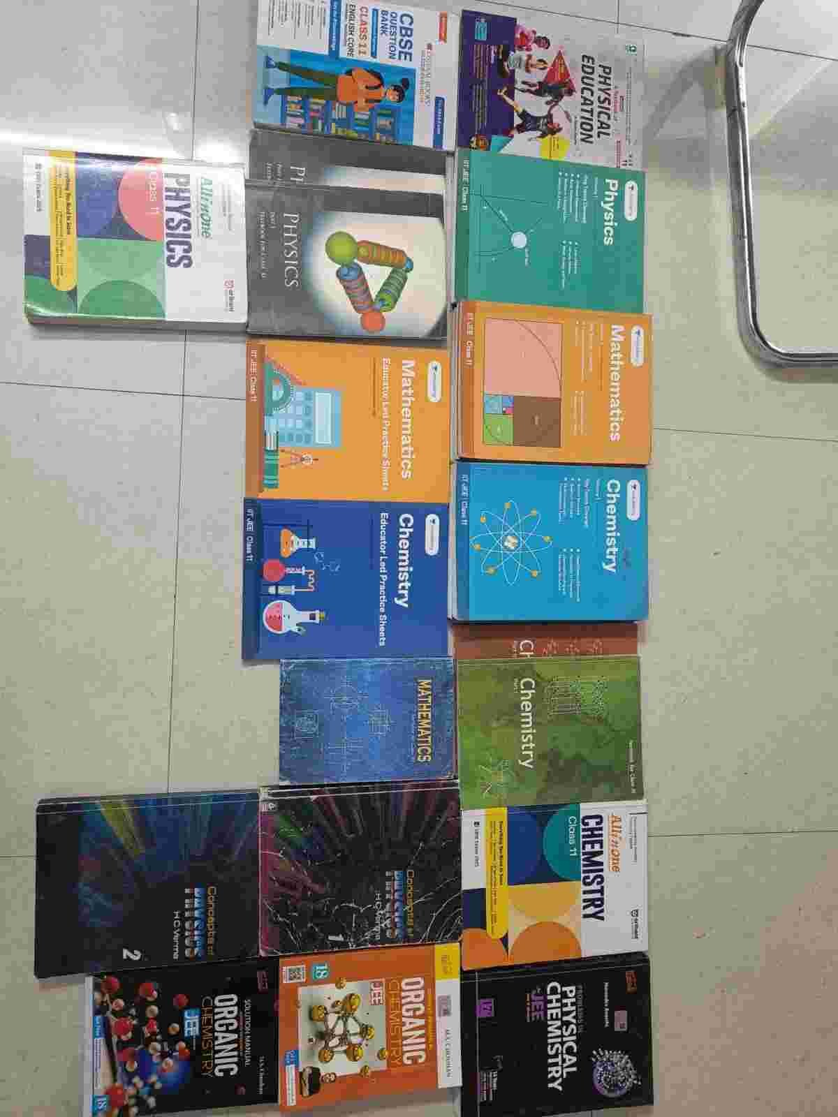JEE MAINS ADV CLASS 11 UNACADEMY SET+BOARDS+EXTRA - Second Hand - Bookaao