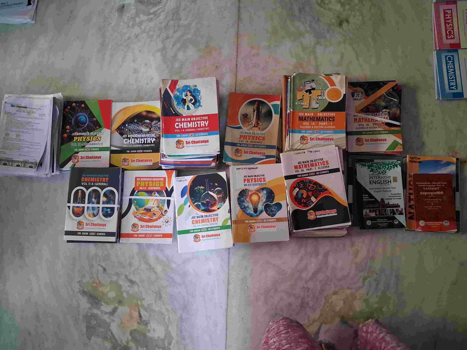 JEE MAINS, ADVANCE MODULES ,IPE,NOTES,PAPERS - Second Hand - Bookaao