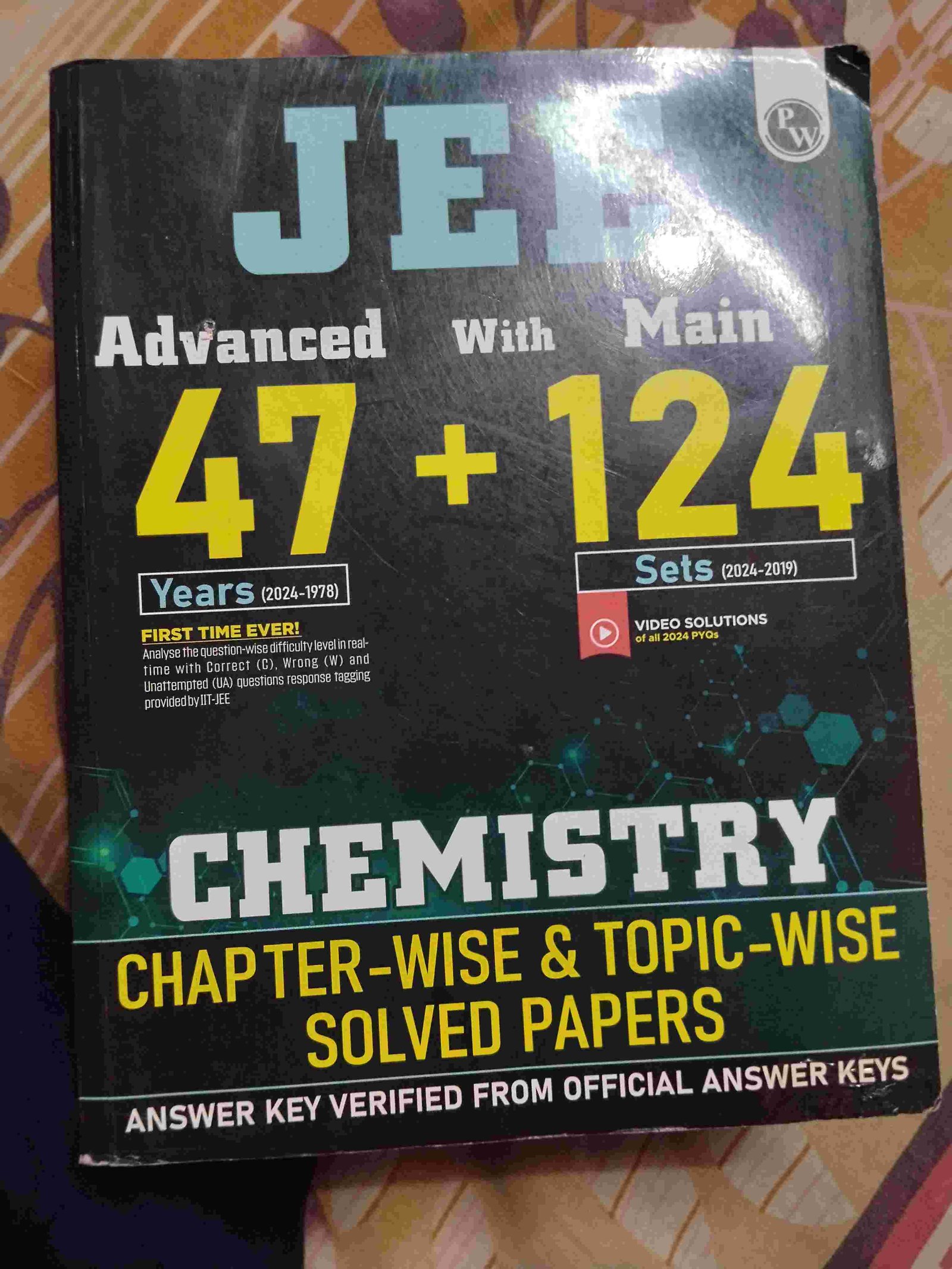 JEE MAINS AND ADV PW PYQ BOOK (47 YRS + 124 SETS) - Second Hand - Bookaao