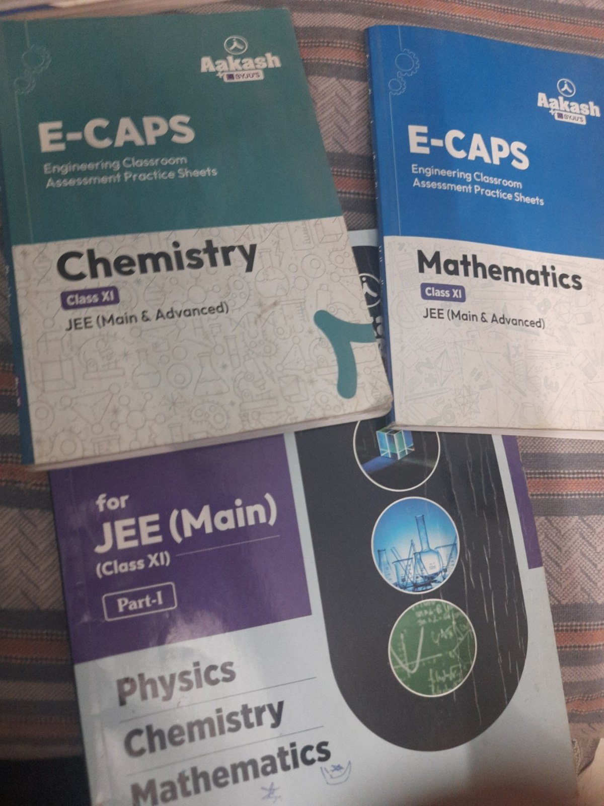 Jee mains and advanced books - Second Hand - Bookaao