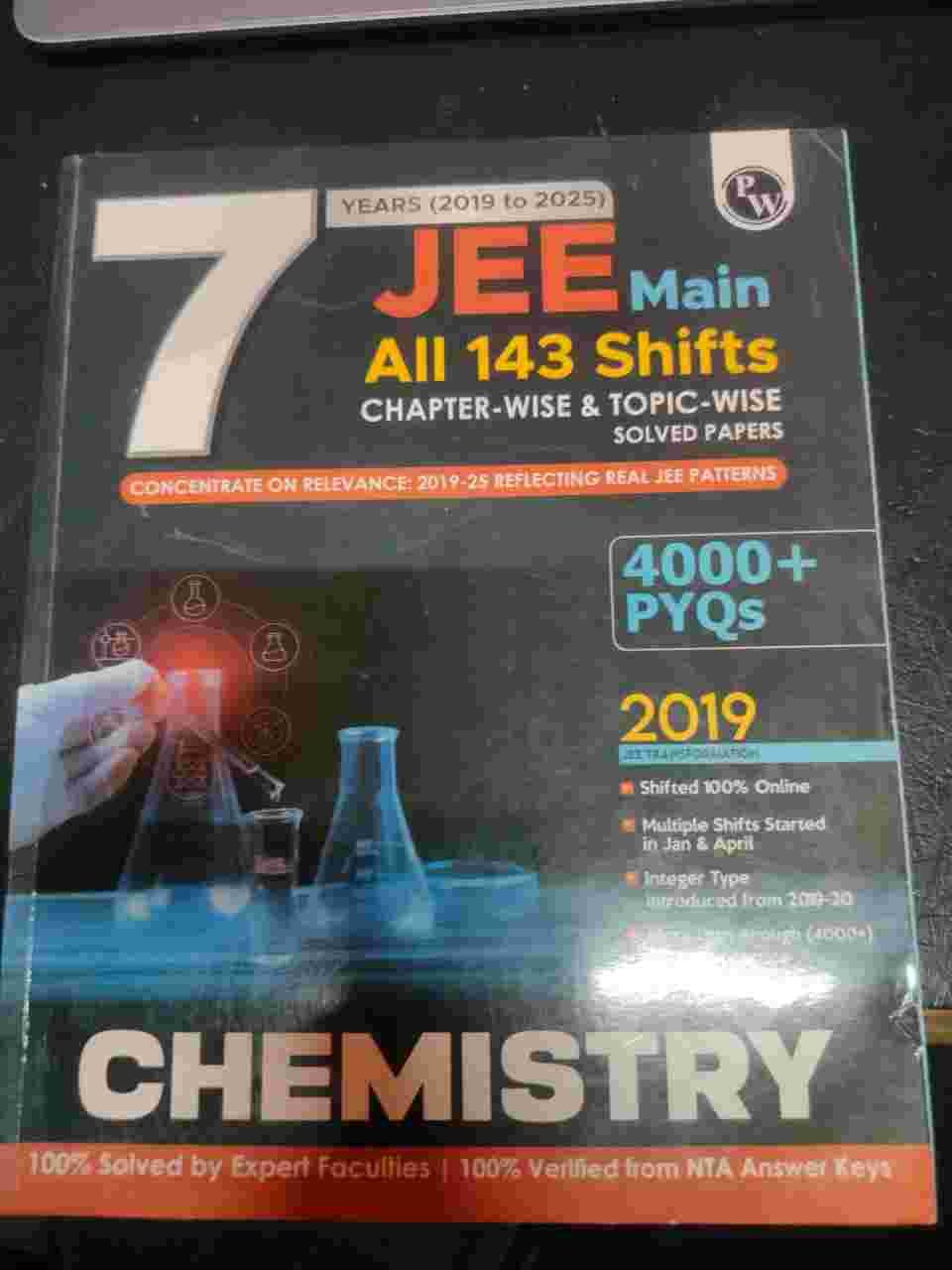 Jee mains chemistry pyq book by physics wallah - Second Hand - Bookaao