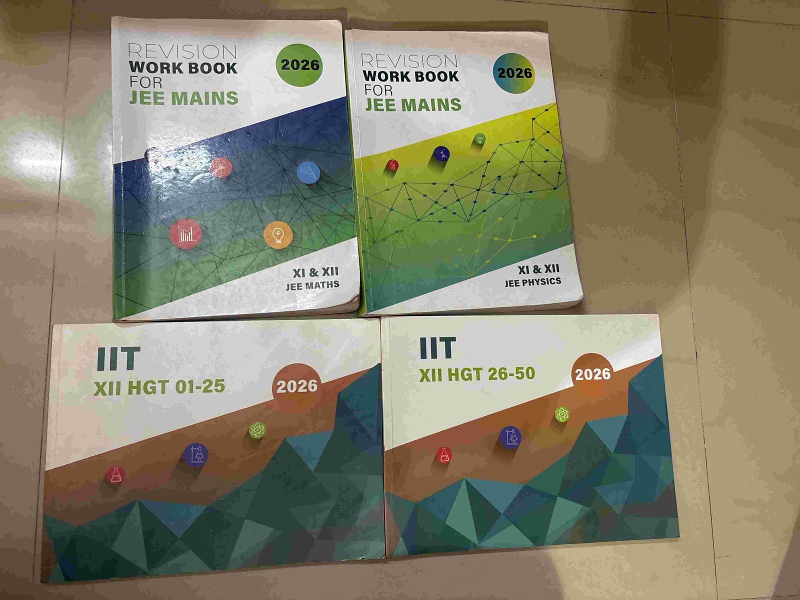 Jee mains problem solving+50 grand test papers - Second Hand - Bookaao