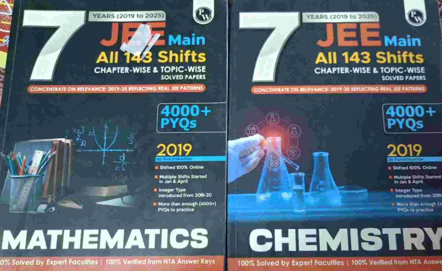 JEE mains pw 7 years maths and chemistry pyq book - Second Hand - Bookaao