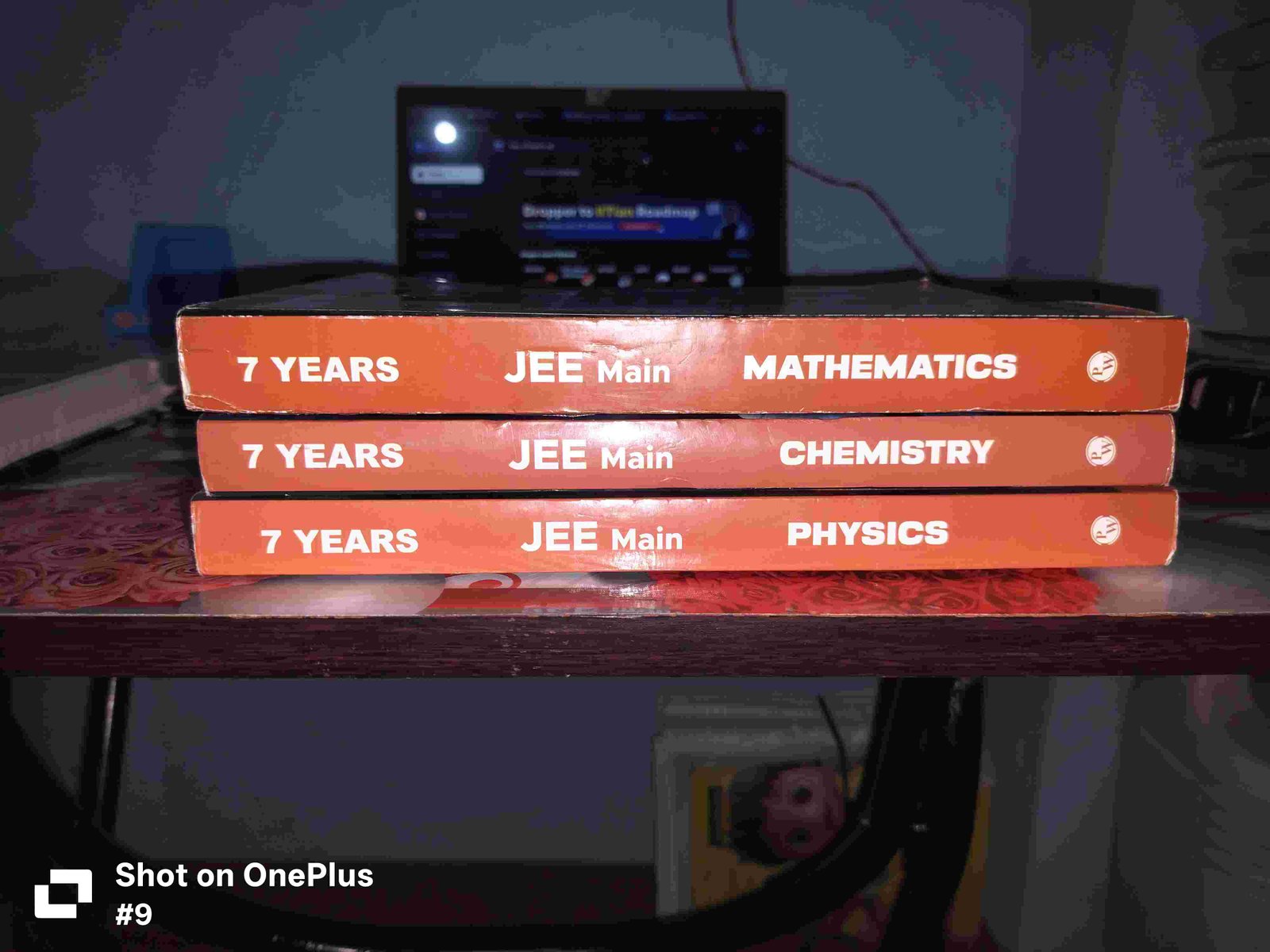 JEE MAINS PW PYQ BOOK - Second Hand - Bookaao