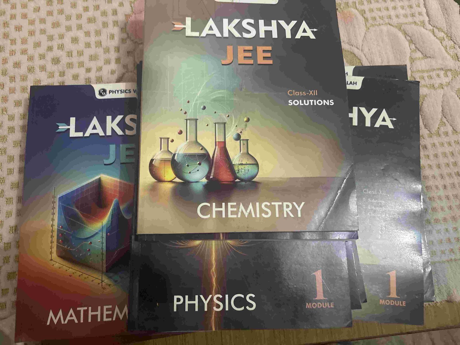 Lakshay jee modules of all 3 subjects - New Book - Bookaao