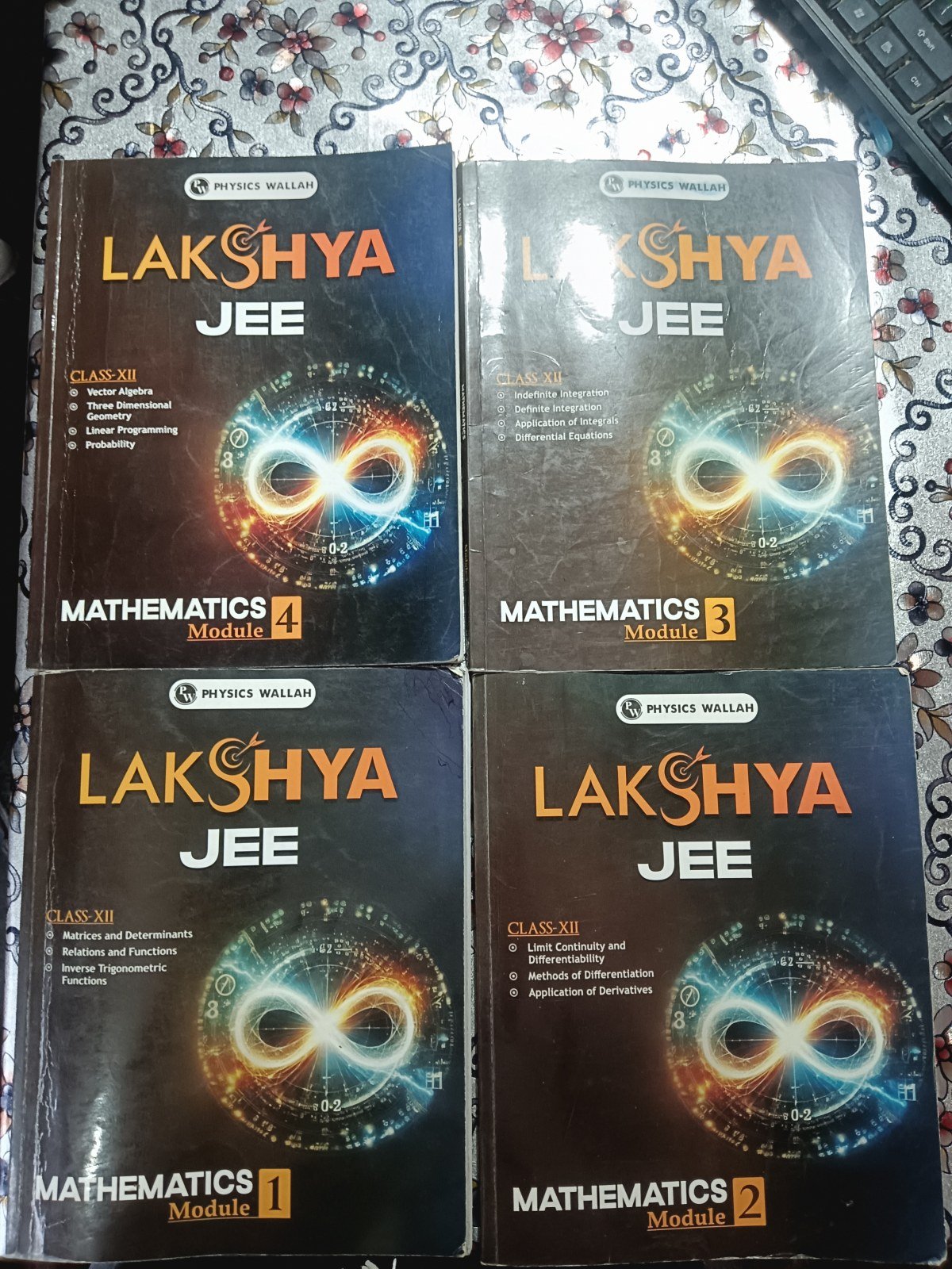 Lakshya jee maths modules class 12 ( set of 4) - Second Hand - Bookaao