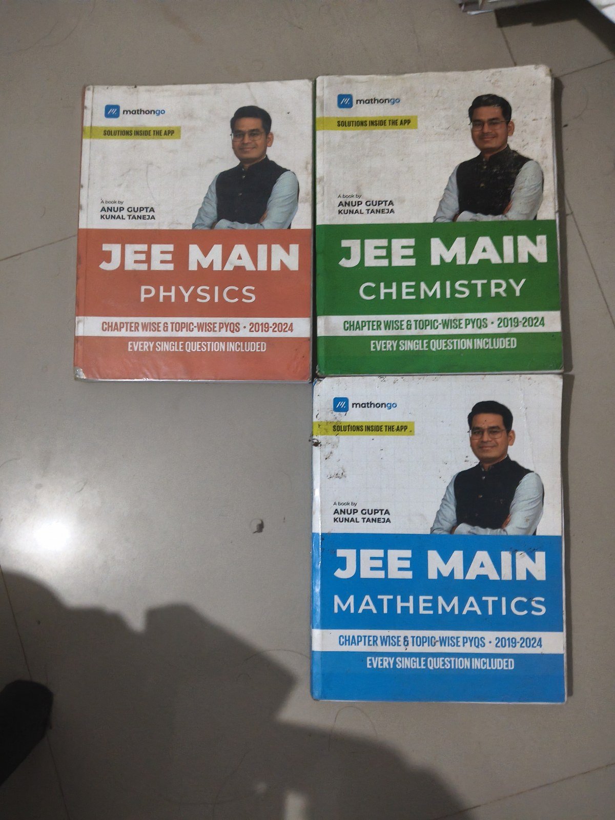 Mathongo pyq book for jee topic wise - Second Hand - Bookaao