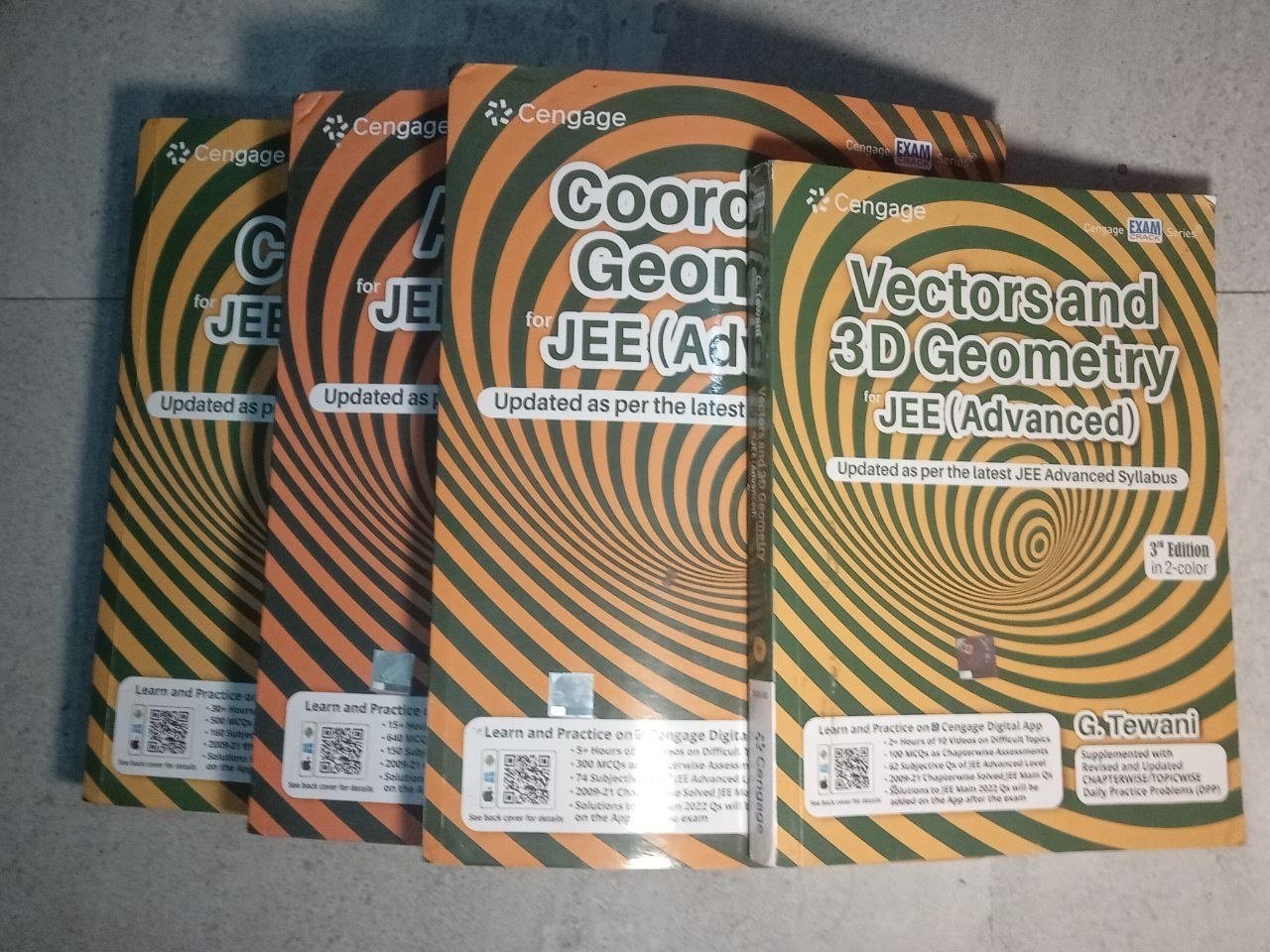 MATHS CENGAGE BOOK LATEST EDITION, (ALMOST NEW) - Second Hand - Bookaao