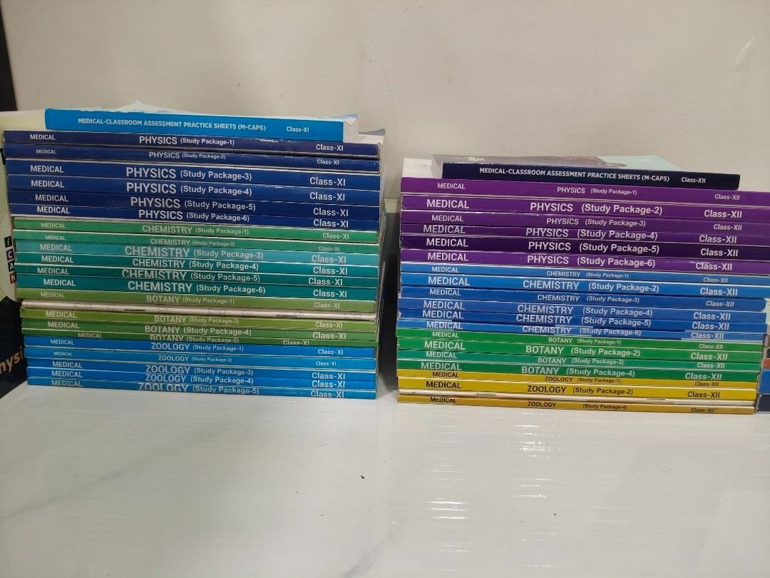 Mint Condition Complete Aakash NEET Modules (2024 - Second Hand - Bookaao