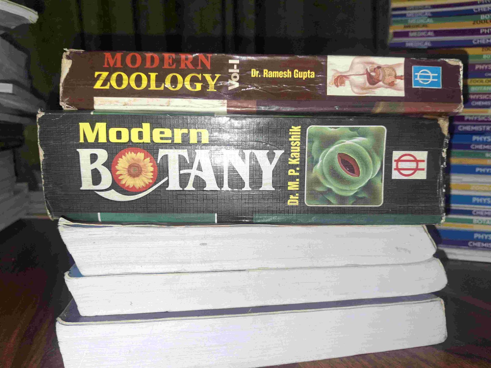Modern Botany and Zoology for NEET - Second Hand - Bookaao