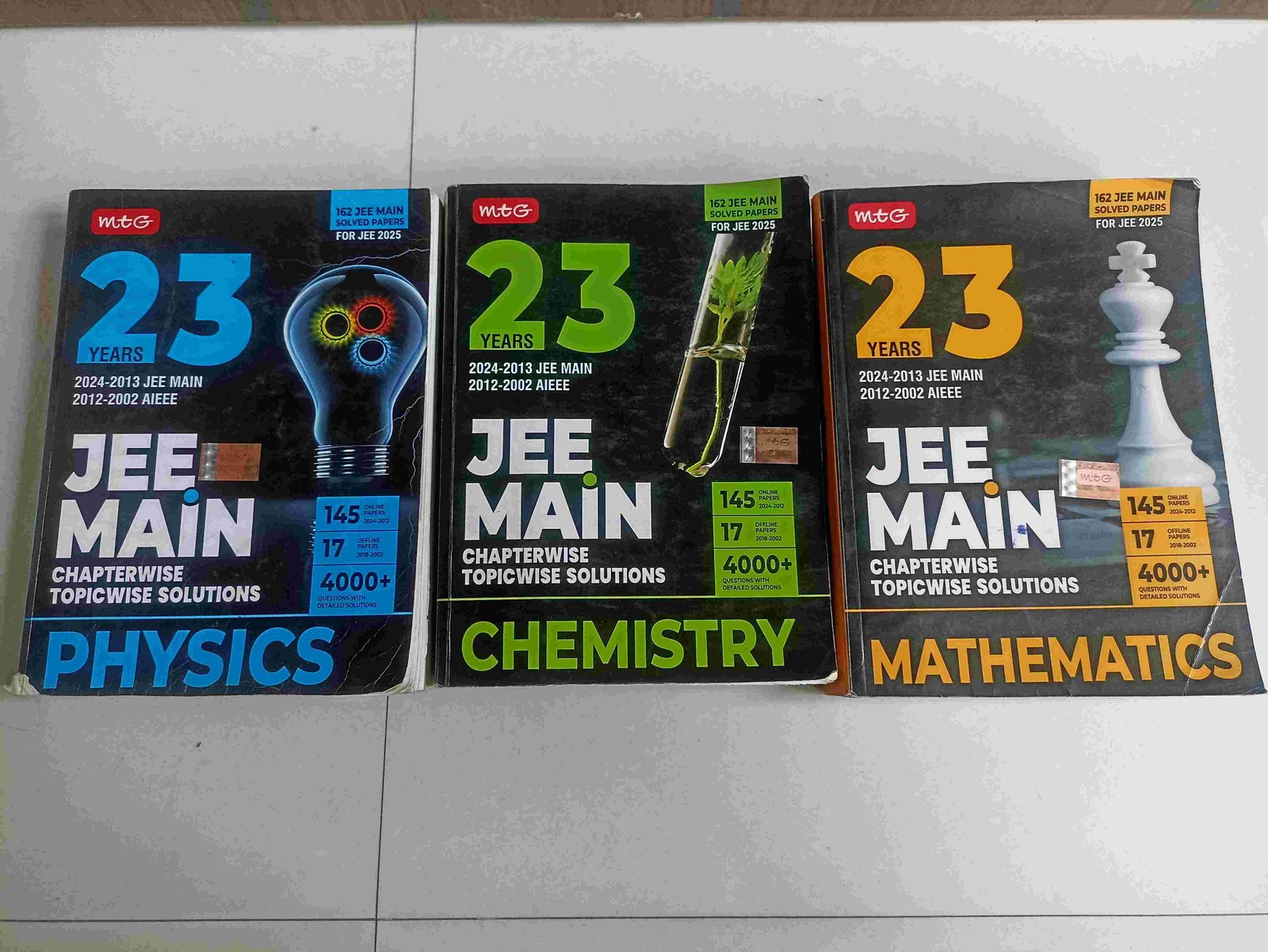 MTG 23 yrs JEEmains pyqs chapterwise & topicwise - Second Hand - Bookaao