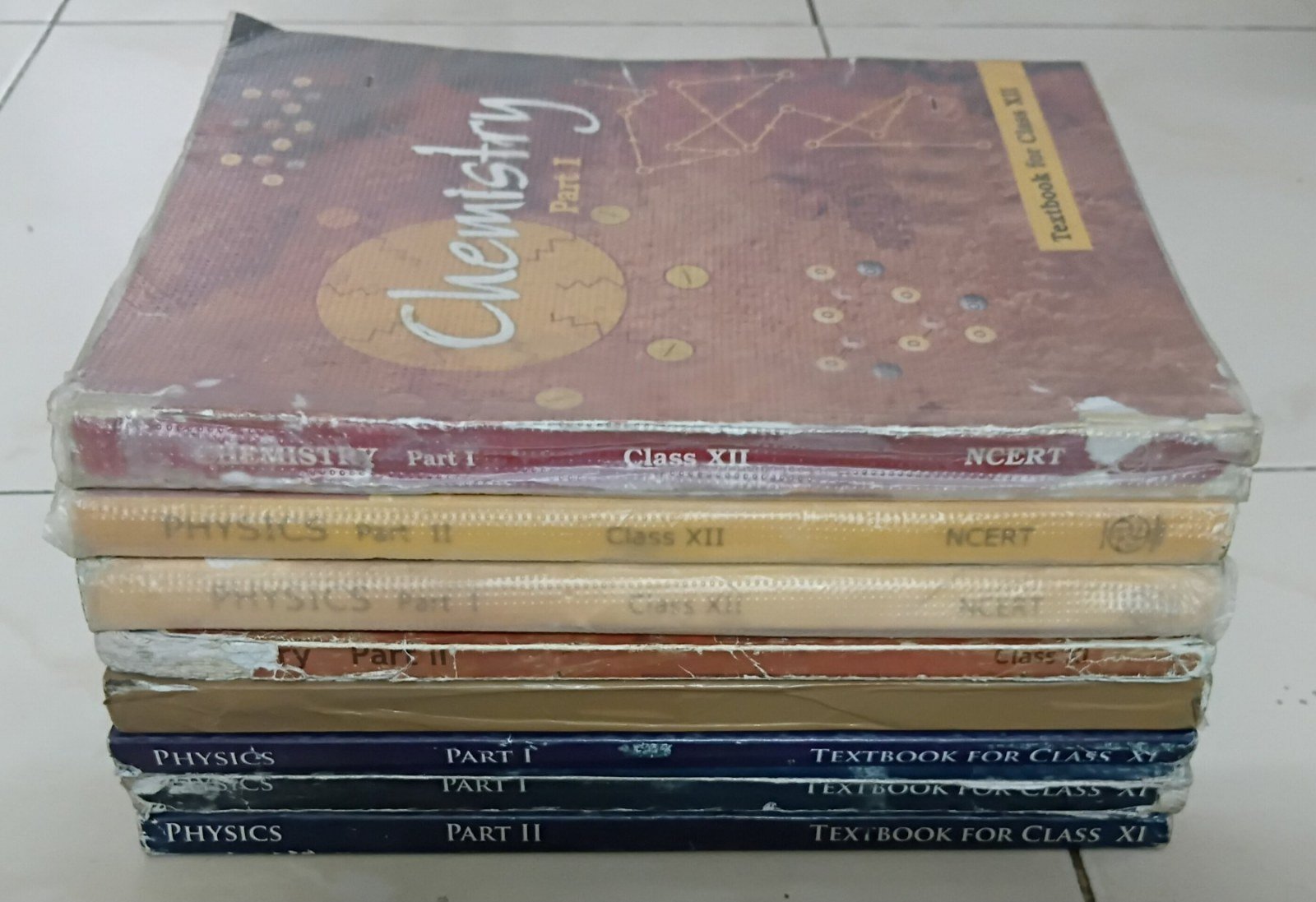 NCERT CBSE Class 11 and 12 Physics and Chemistry b - 2nd Hand Book - Bookaao