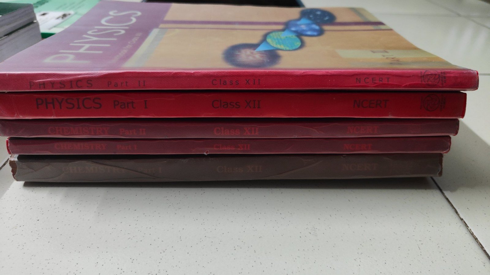 NCERT NEW EDITION OF PHYSICS AND CHEM CLASS 12 - Second Hand - Bookaao