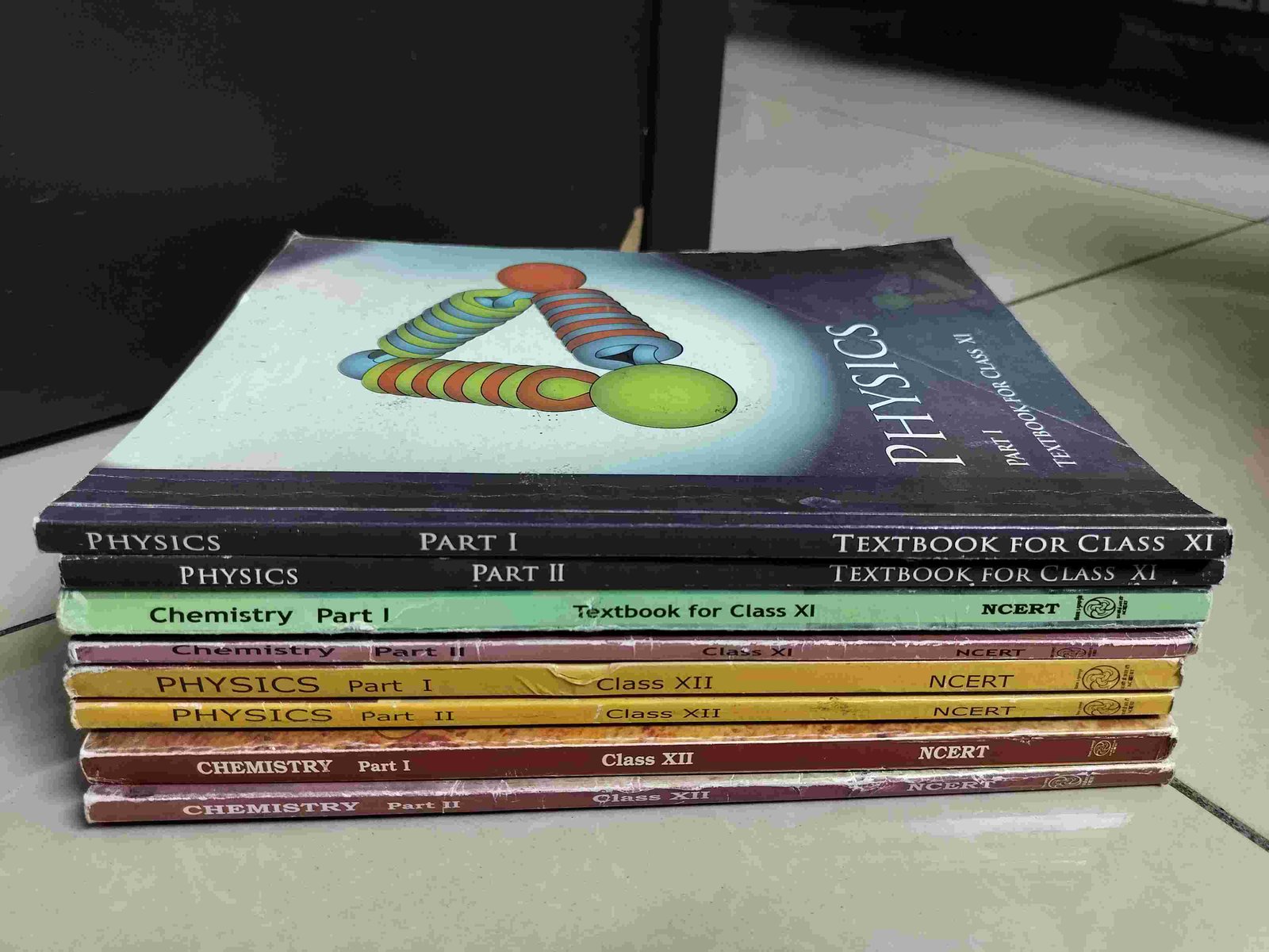 NCERT physics and chemistry class 11,12 - Second Hand - Bookaao