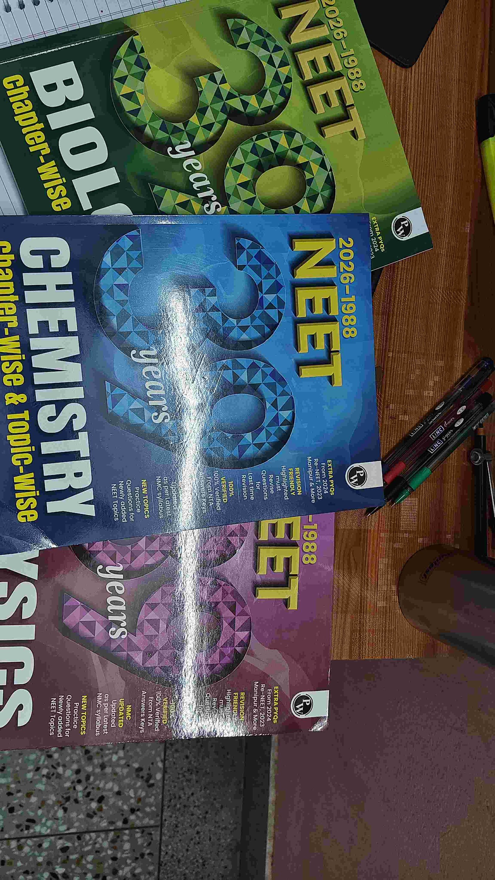 Neet 39 Year PYQs - New Book - Bookaao