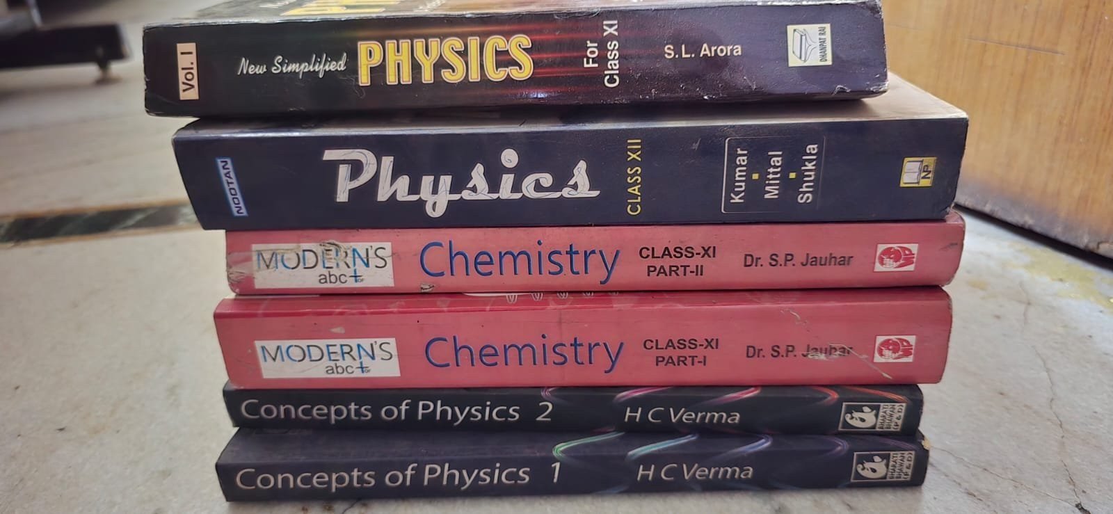 Neet aspiring books - Second Hand - Bookaao