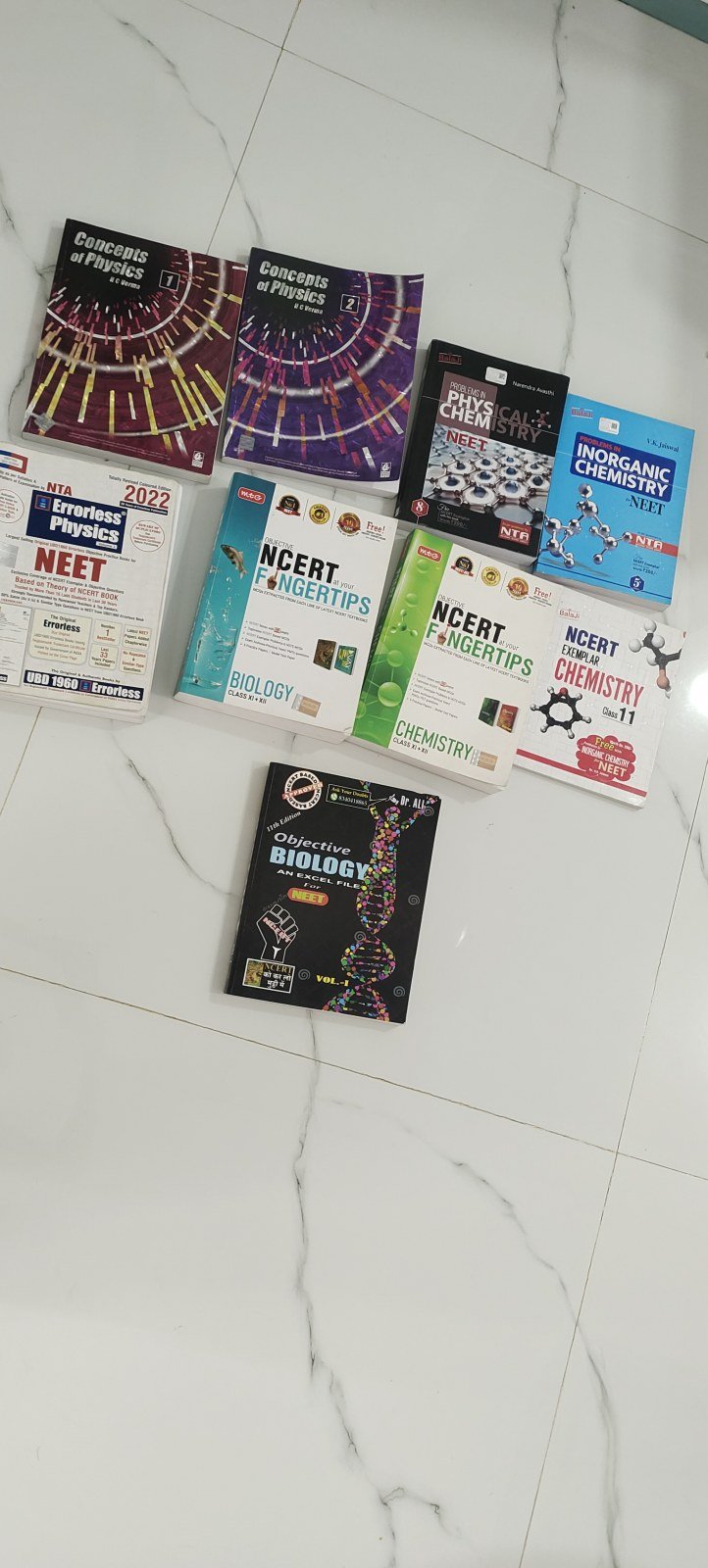 NEET exam oriented qus practice book - 2nd Hand Book - Bookaao