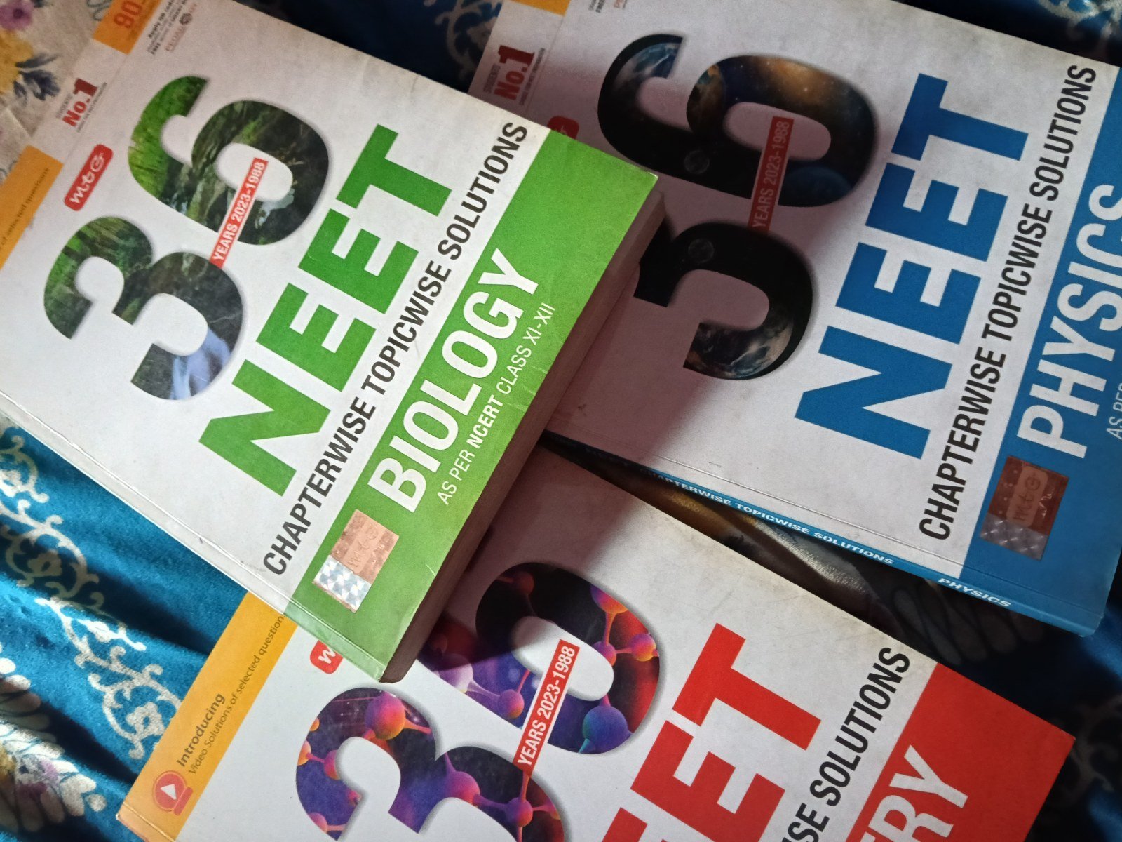 Neet mtg 36 years pyqs ( till 2023) - New Book - Bookaao