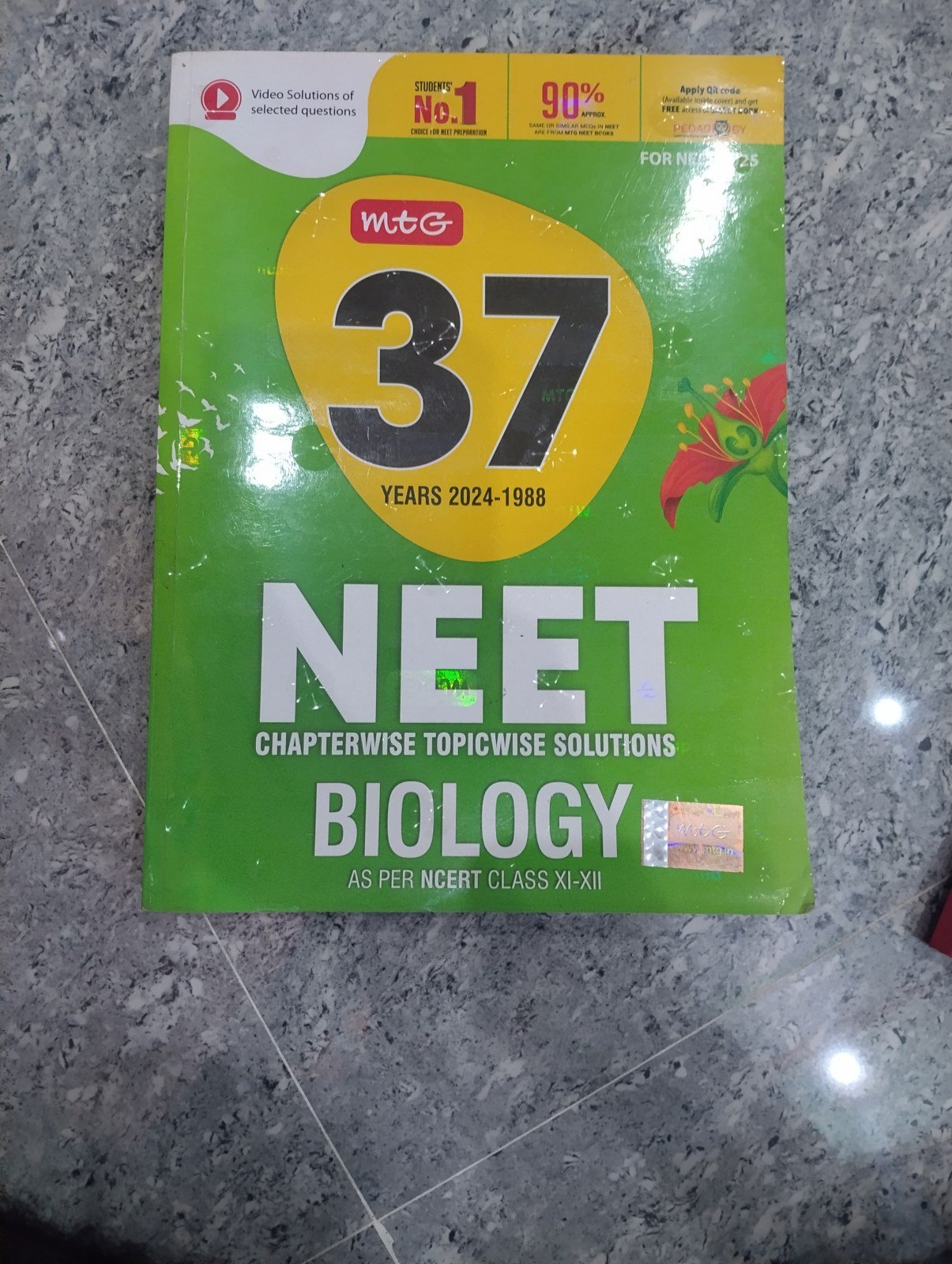 NEET MTG BIO PYQ 37 YRS - New Book - Bookaao