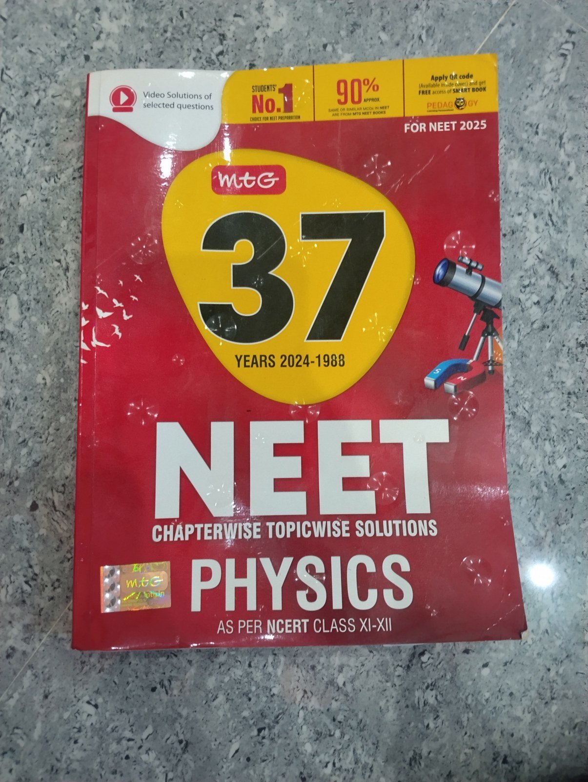 NEET MTG PHYSICS PYQ 37 YRS - New Book - Bookaao
