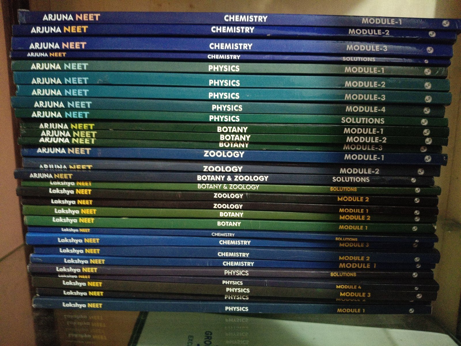 NEET PW MODULES ARJUNA AND LAKSHYA - Second Hand - Bookaao