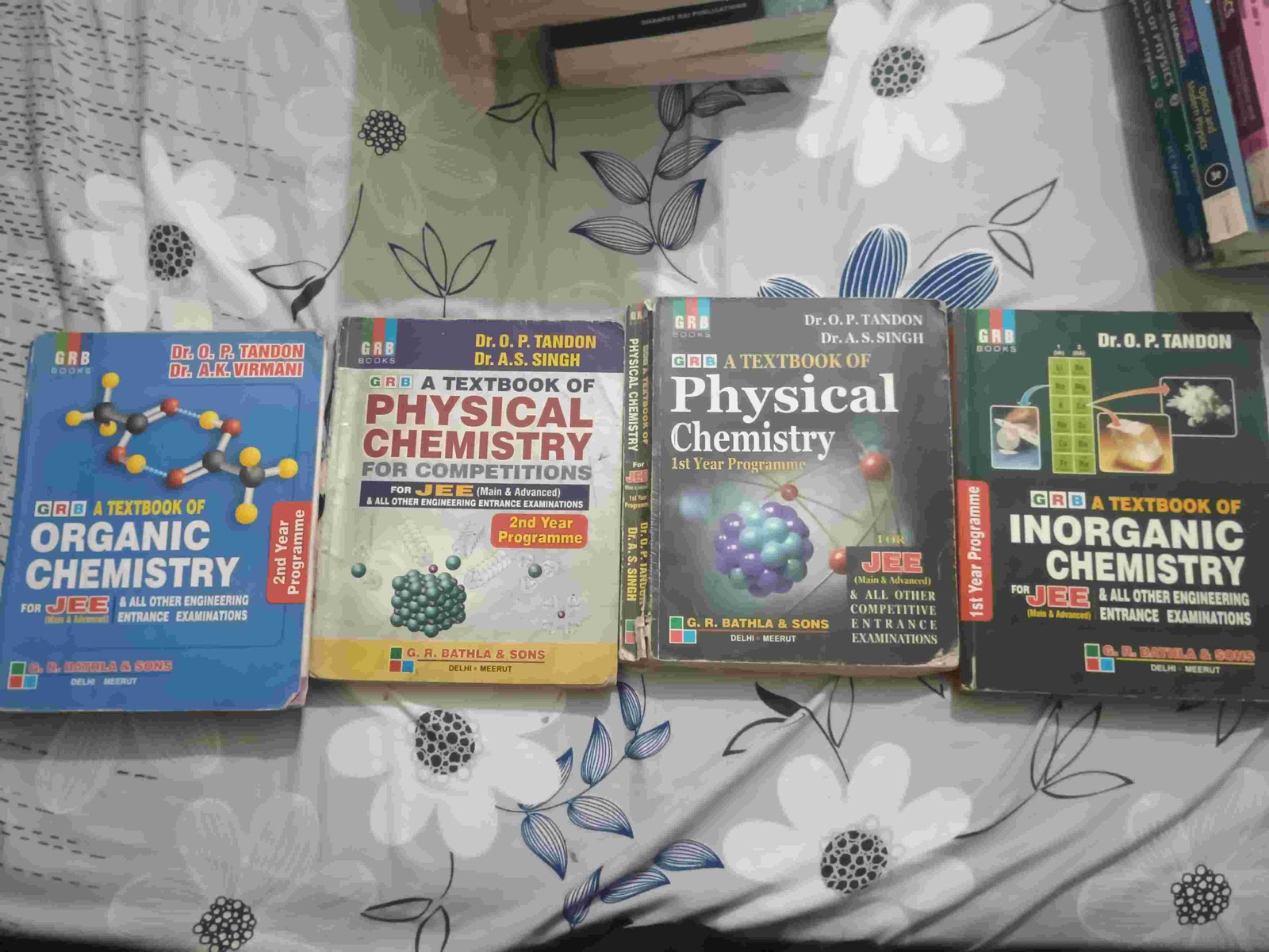 Op Tandon organic ,physical, inorganic chemistry - Second Hand - Bookaao