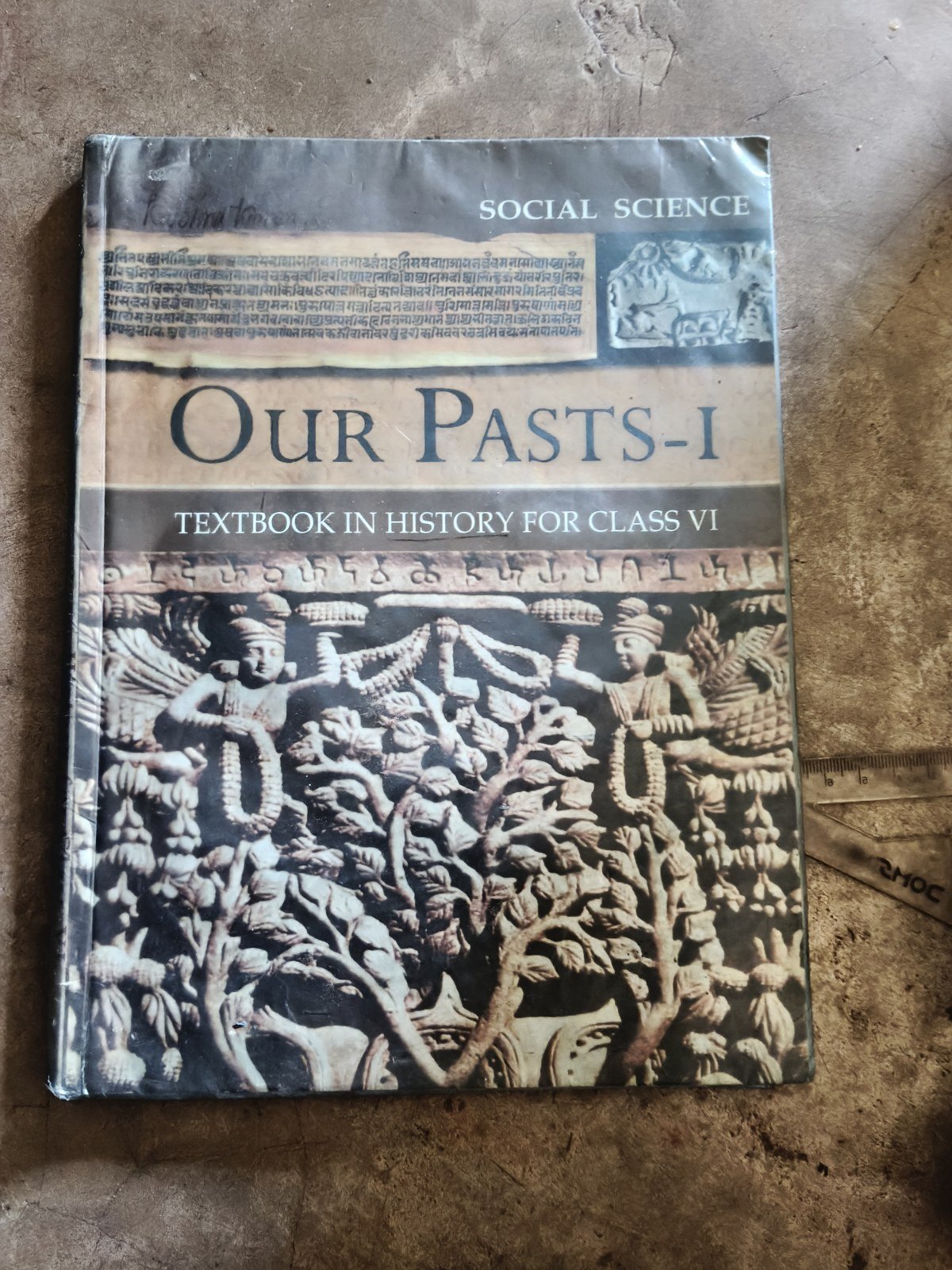 Our Pasts-i - Second Hand - Bookaao