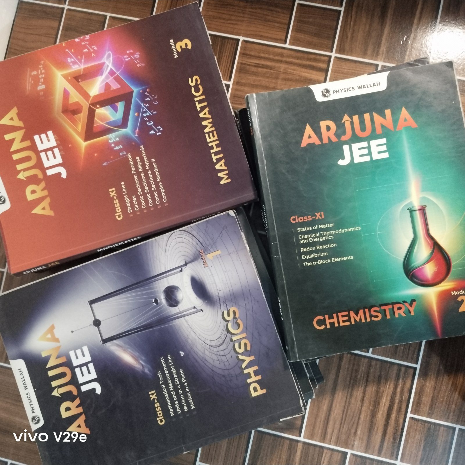 P W  class 11th JEE MAINS + ADVANCE modules - 2nd Hand Book - Bookaao