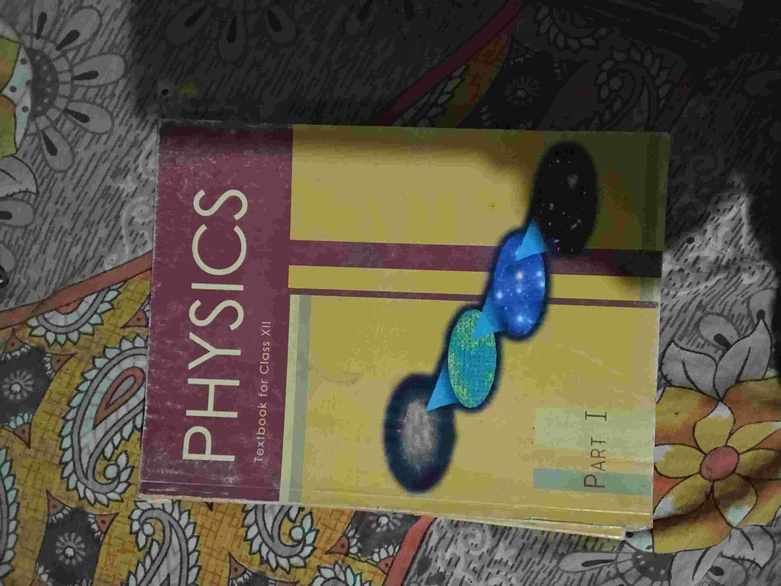 Physics 11 and 12 ncert books - Second Hand - Bookaao