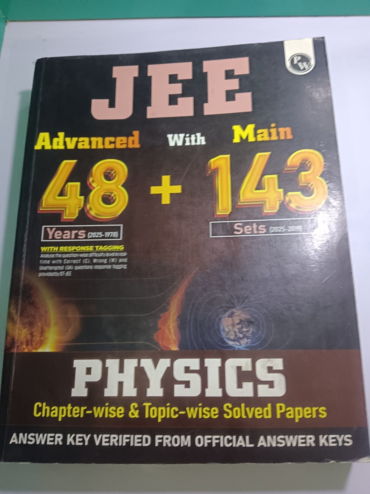 Physics 143 sets Jee mains and 48advanced pyq book - New Book - Bookaao