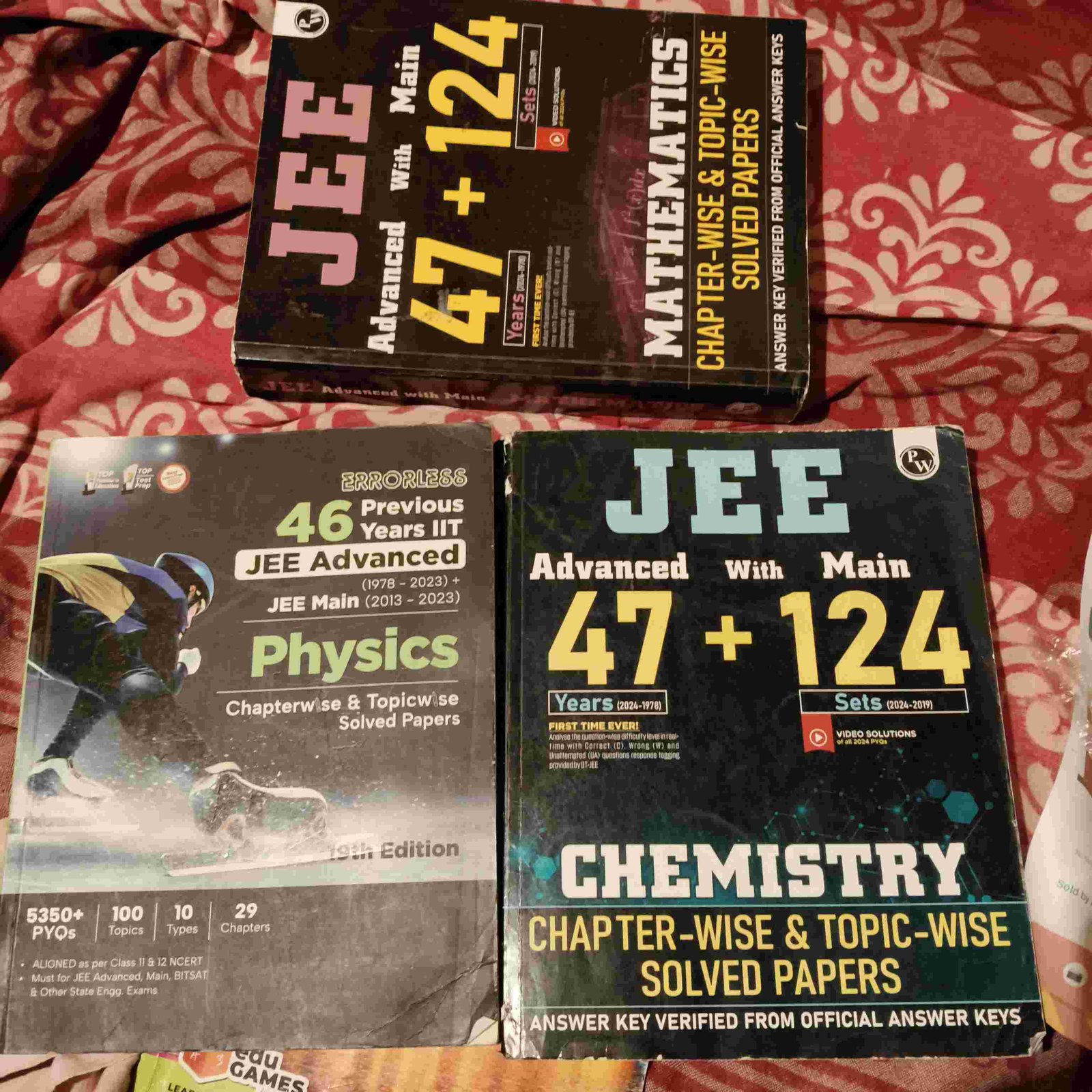 Physics Chemistry And Maths Pyq - Second Hand - Bookaao