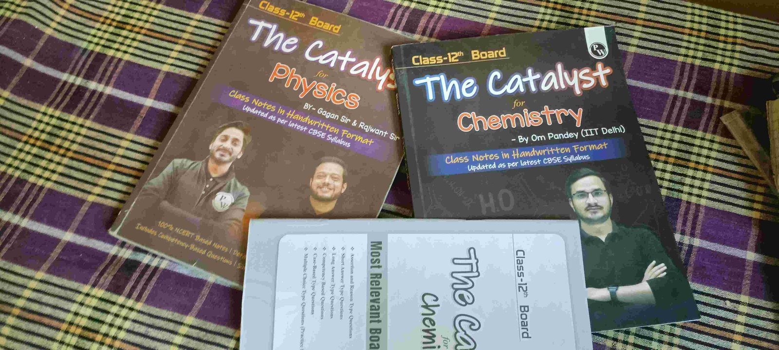 (Physics+chemistry ) the catalyst combo class -12 - New Book - Bookaao