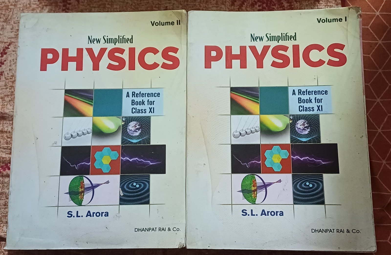 Physics class 11 Reference book - Second Hand - Bookaao