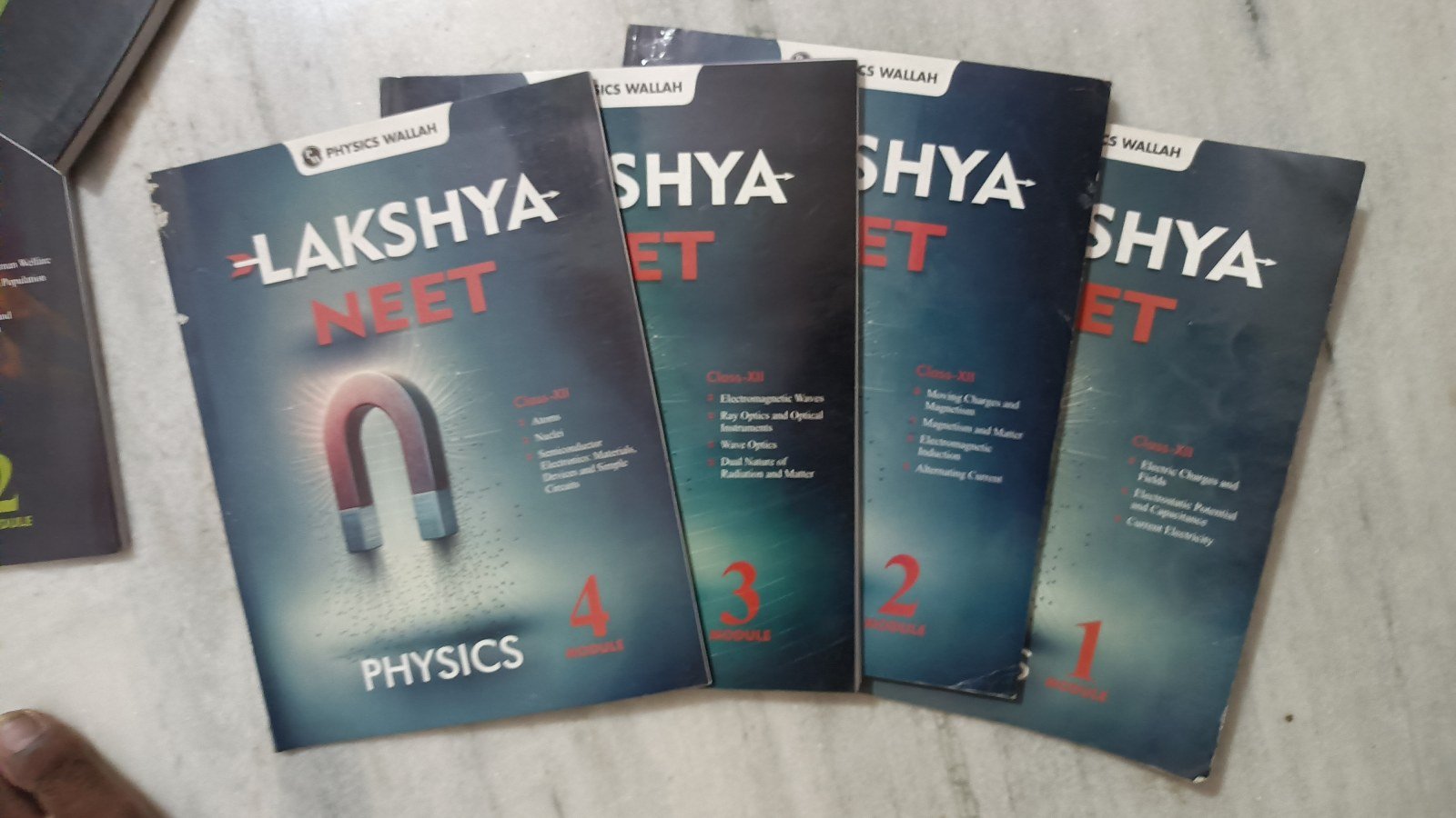 Buy Second Hand Physics pw module for neet  class 12th in Gorakhpur - Bookaao