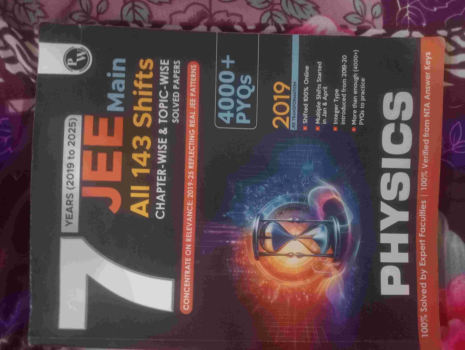 Physics pyq (2019-2025) - Second Hand - Bookaao