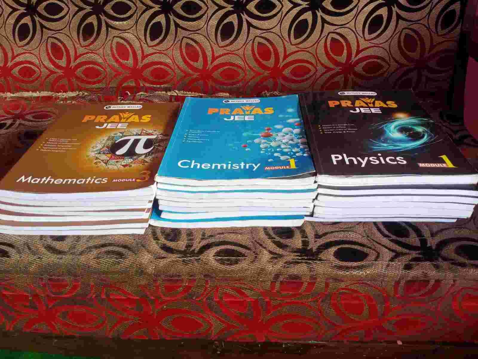 Physics Wallah (PW) JEE Modules  Complete Set - Second Hand - Bookaao