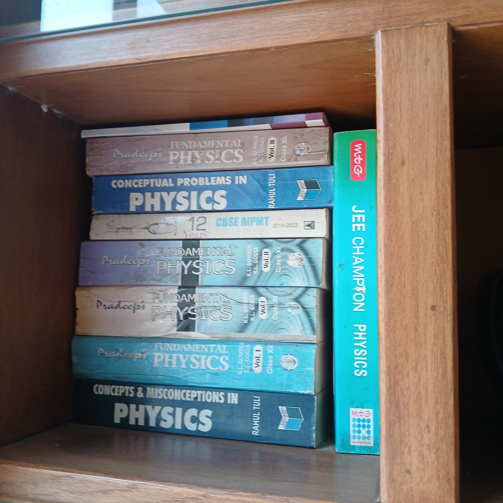 Pradeep Fundamnetal physics - Second Hand - Bookaao