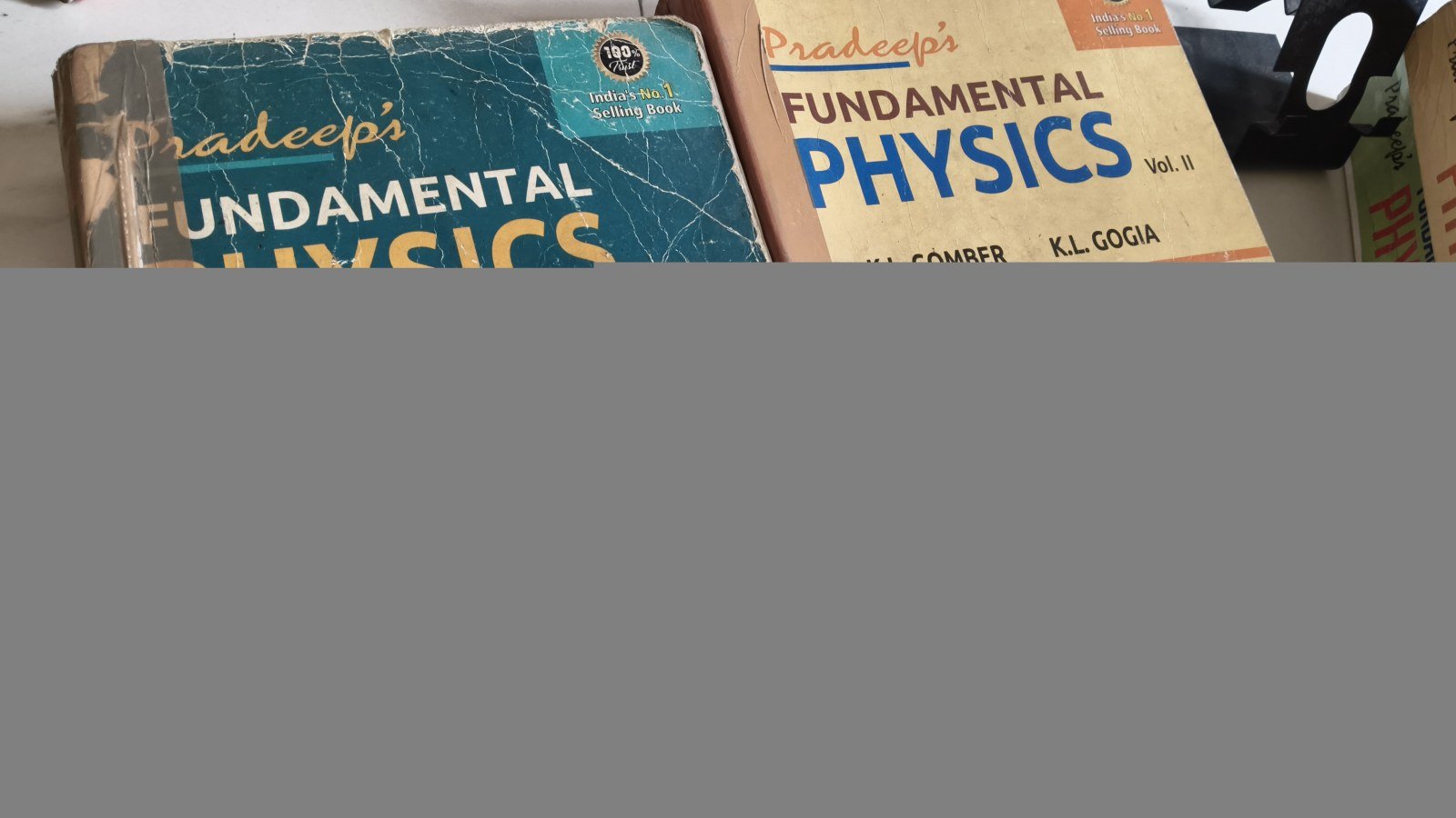 Pradeep's fundamental physics vol 1and 2 (xi) - Second Hand - Bookaao
