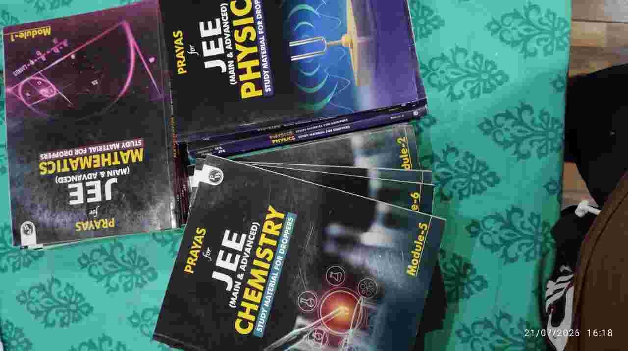 PRAYAS JEE(main & advanced) droppers (11th & 12th) - New Book - Bookaao