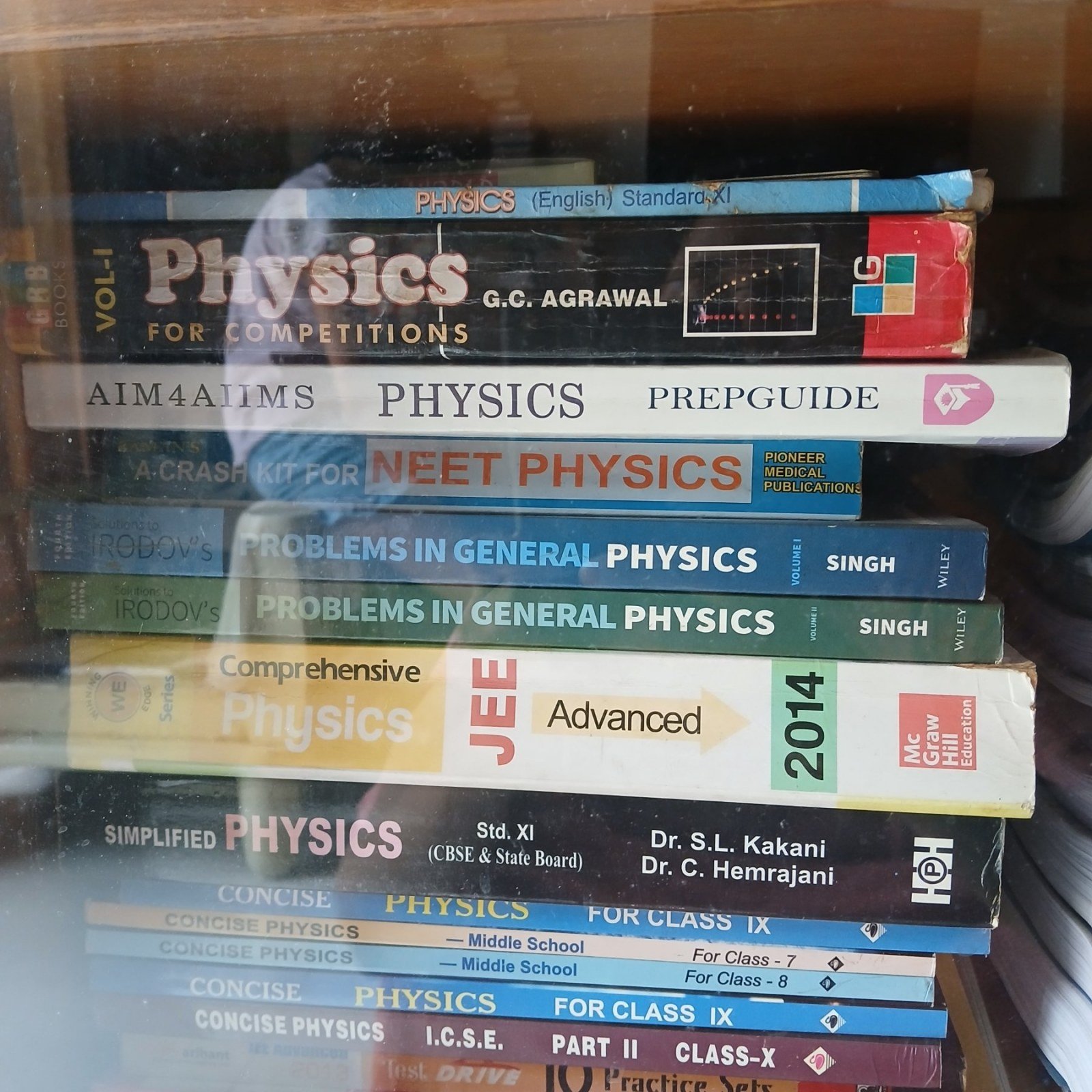 Problems in general physics - Second Hand - Bookaao