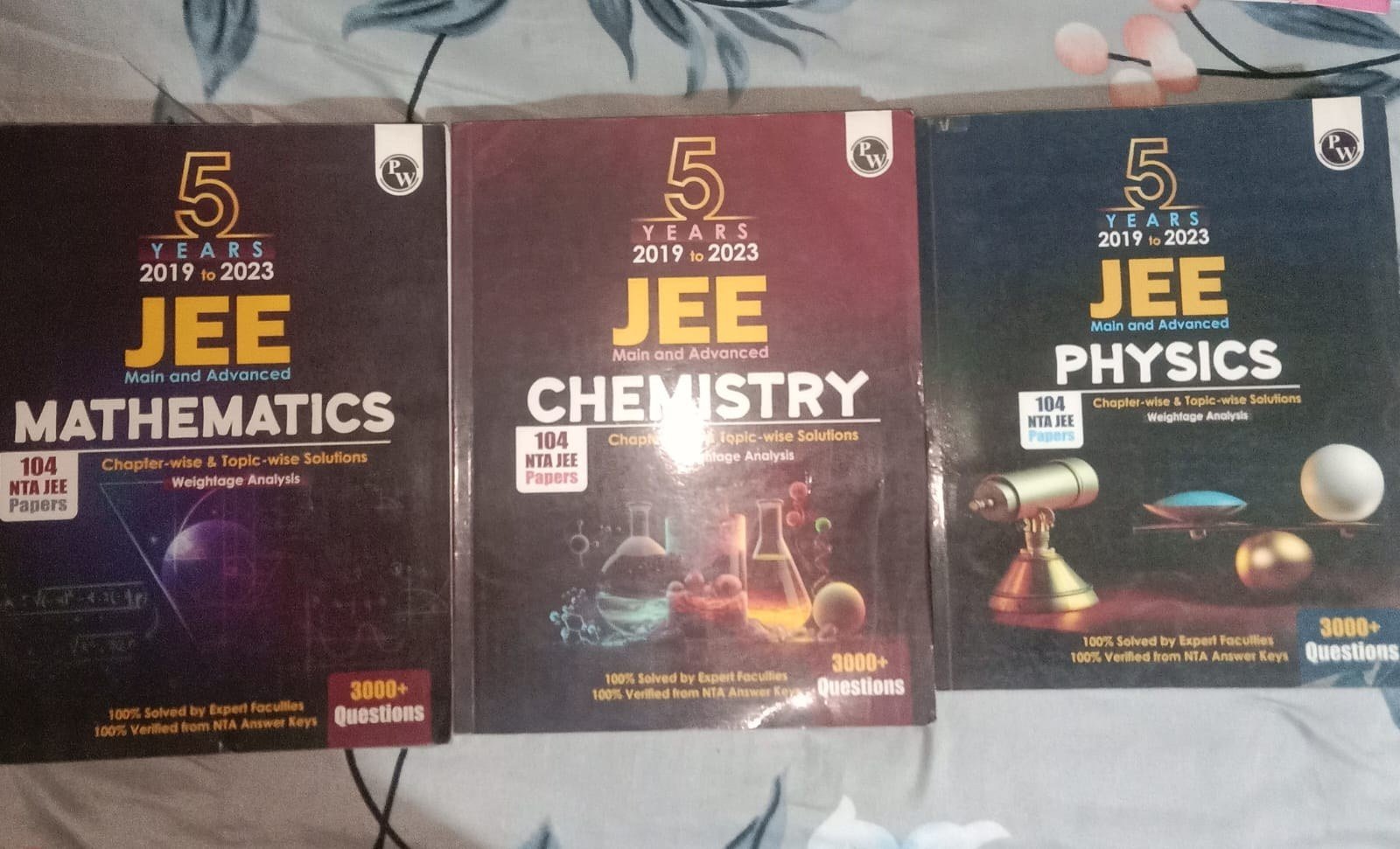 PW 5 years pyq jee(mains+ adv) - Second Hand - Bookaao