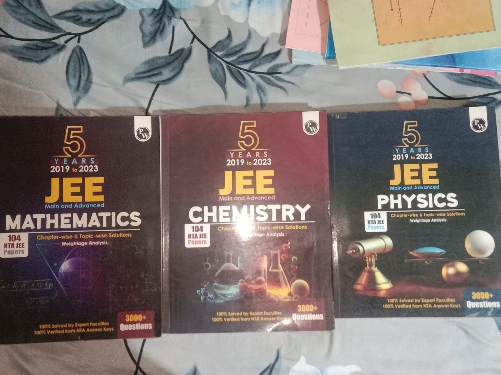 PW 5 years pyq jee(mains+ adv) - New Book - Bookaao