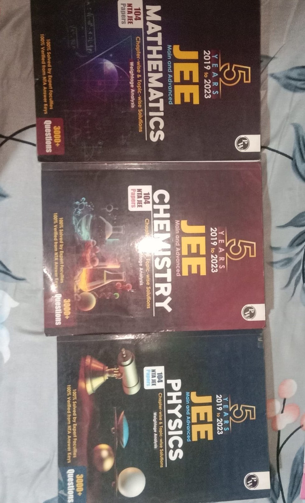 PW 5 years pyq jee(mains+ adv) - New Book - Bookaao