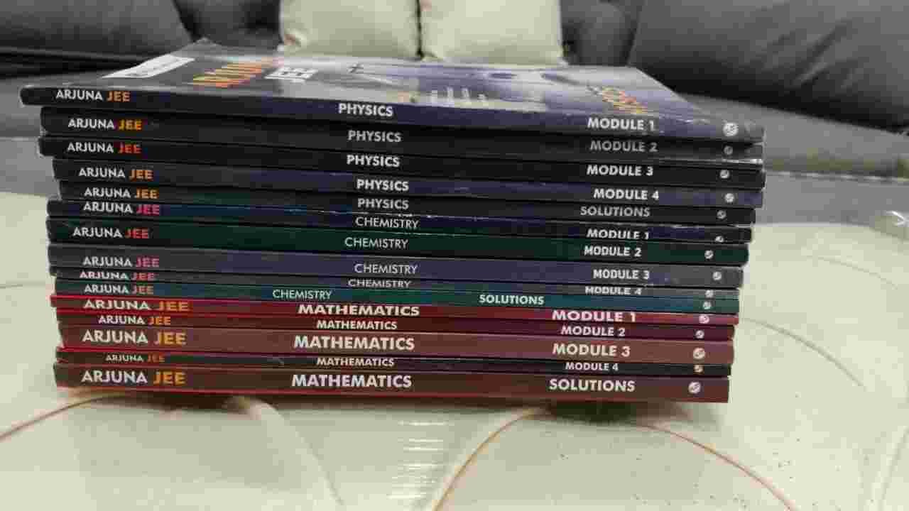 PW Arjuna For JEE Main & Ad. Class 11 PCM 15 Books - Second Hand - Bookaao