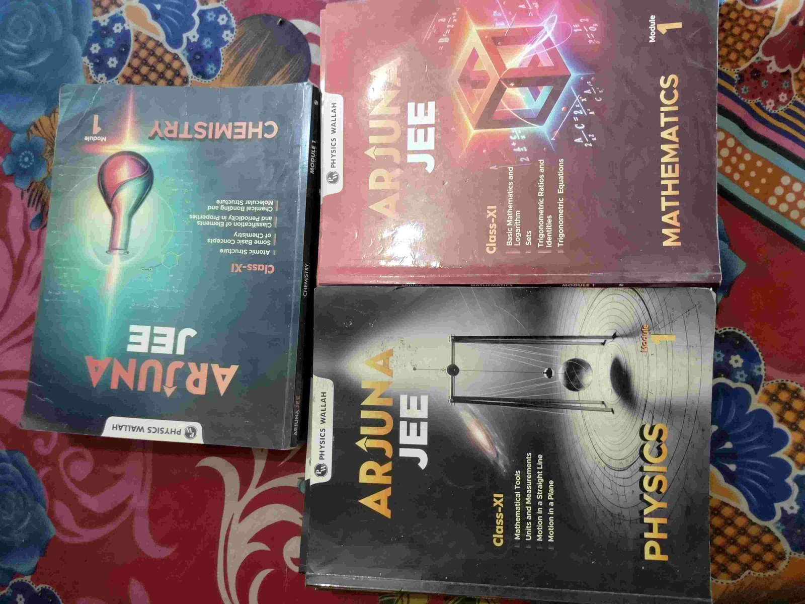 PW Arjuna for Jee Mains & Advance Class 11, 15set - Second Hand - Bookaao