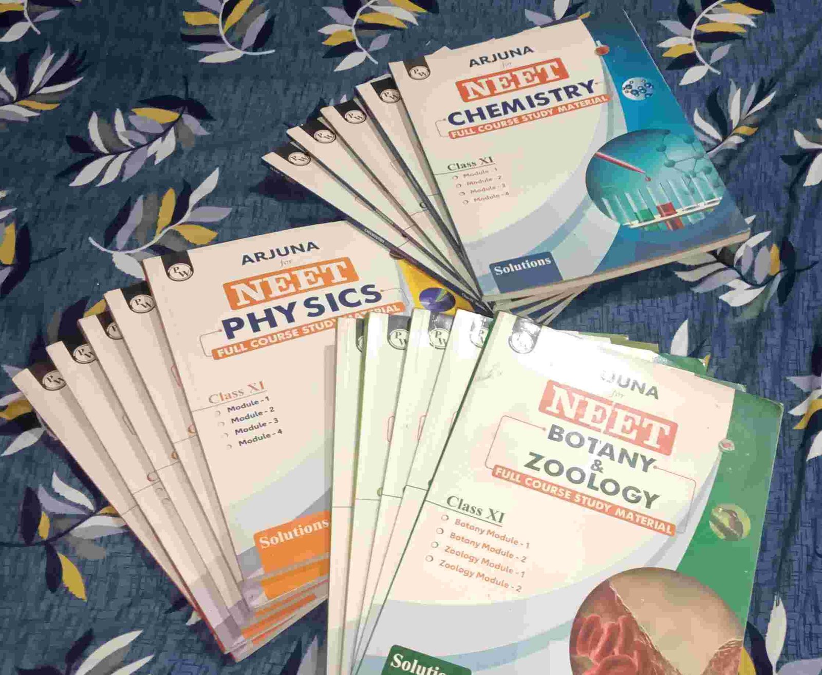 PW Arjuna NEET class 11th modules All (PCB) - Second Hand - Bookaao