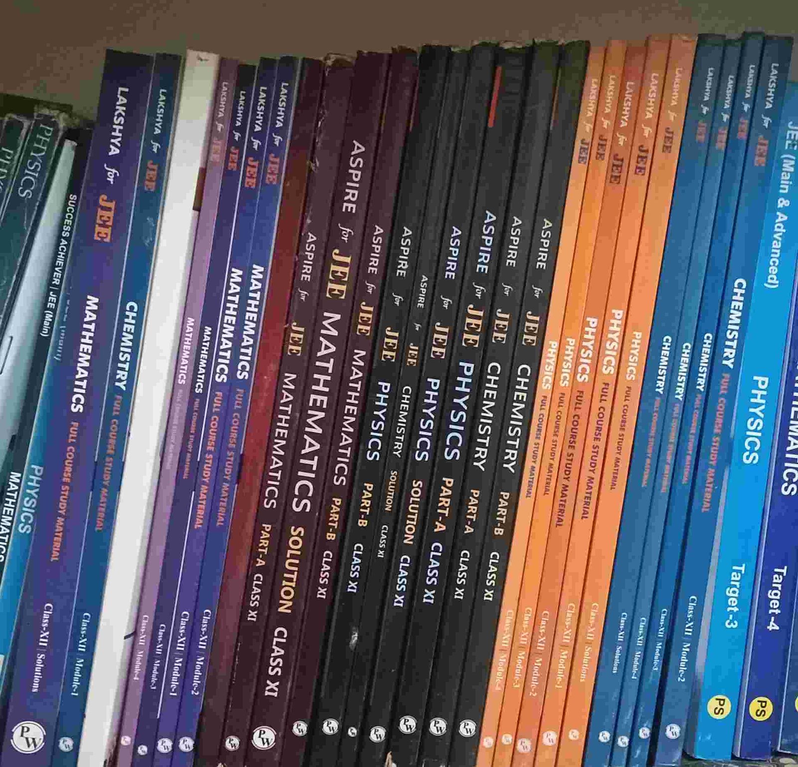 Pw jee main+adv modules with sol and notes - Second Hand - Bookaao